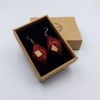 Σκουλαρίκια από υγρ'ο γυαλί κόκκινα ρόμβος με ξύλο ελιάς