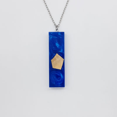 Resin necklace, straight design in blue color with olive wood small