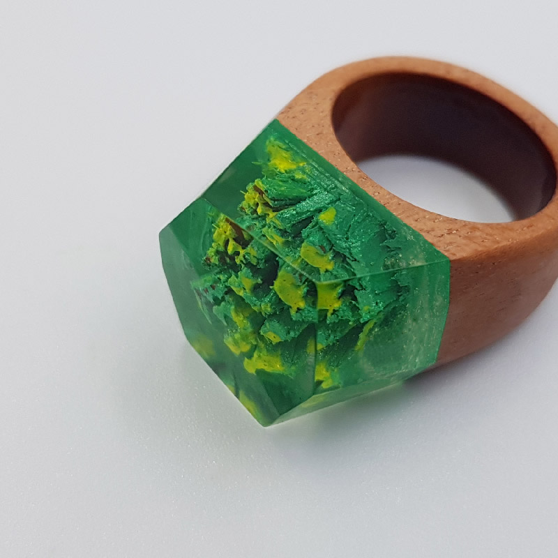 δαχτυλίδι από υγρό γυαλί πράσινο και κίτρινο