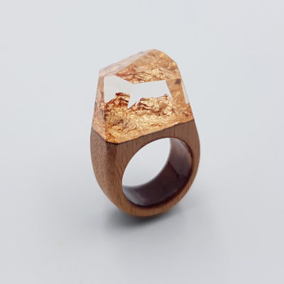Resin ring with precious copper leaf and wooden base size 57