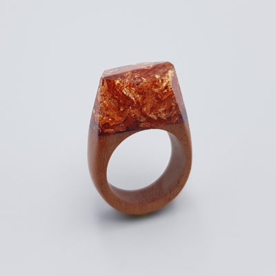 Resin ring filled with precious copper leaf and wooden base size 53