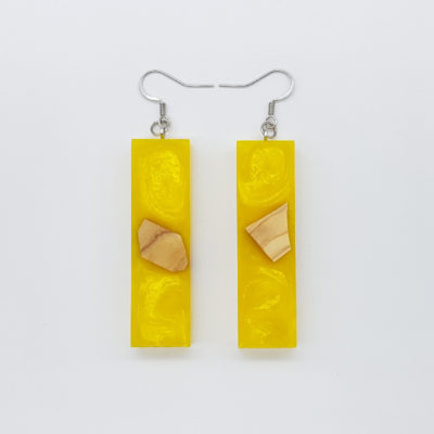 Resin earrings, straight in yellow color with olive wood