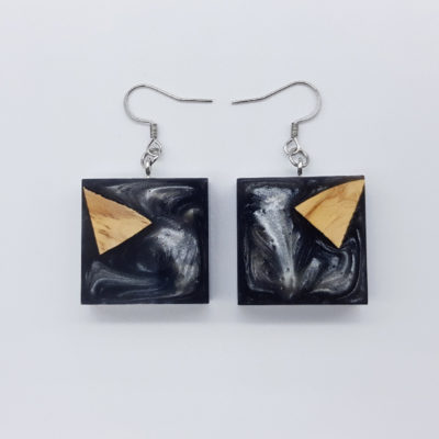 Resin earrings, squares in gray color with olive wood