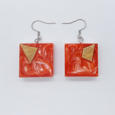 Resin earrings, squares in pink color with olive wood