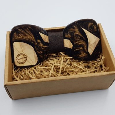 Resin bow tie in brown with wood