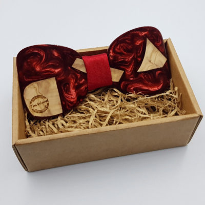 Resin bow tie in red with wood