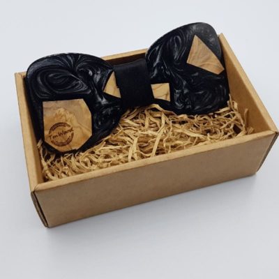 Resin bow tie in black with  wood