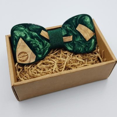 Resin bow tie in green with  wood