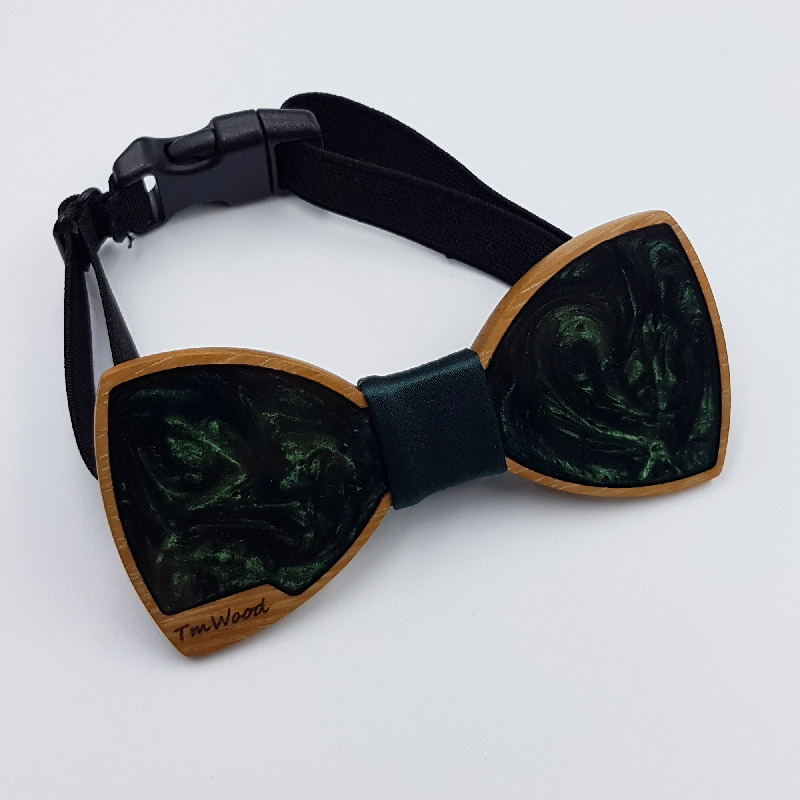 Ξύλινο παπιγιόν από ρητίνη υγρό γυαλί σκούρο πράσινο με ξύλινο πλαίσιο