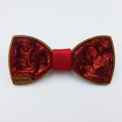 Resin bow tie in red with wooden bezel