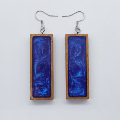 Resin earrings, straight in lilac color with wooden bezel