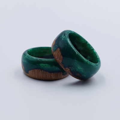Resin ring in green with wood