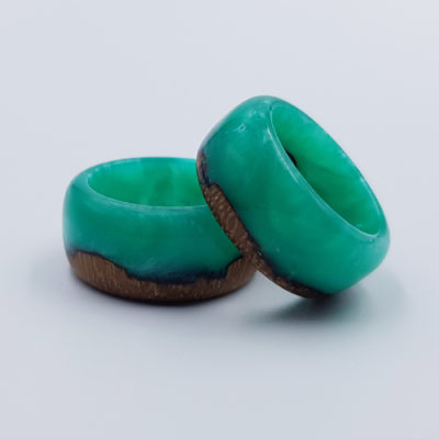 Resin ring in bright green with wood