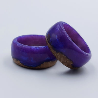 Resin ring inlilac with wood