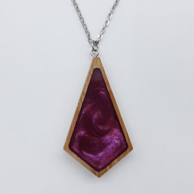 Resin necklace small, triangular rhombus design in purplecolor with wooden bezel