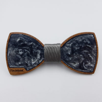Resin bow tie in gray with wooden bezel