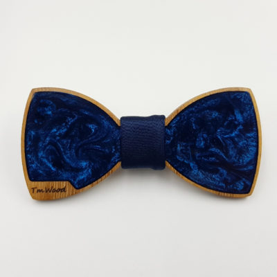Resin bow tie in dark blue with wooden bezel