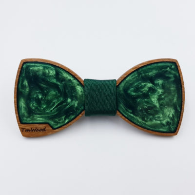 Resin bow tie in green with wooden bezel