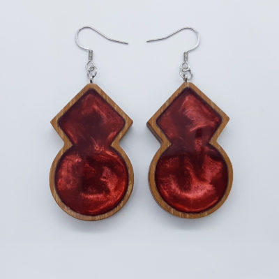 Resin earrings, rhombus to rounds in red color with wooden bezel