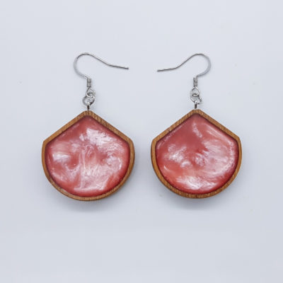 Resin earrings, rounds with protrusion in pink color with wooden bezel
