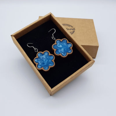 Resin earrings, flowers in light blue with wooden bezel