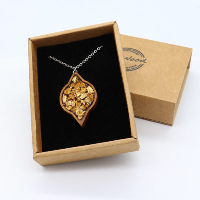 Resin necklace small, round pointed design with precious gold leaf and wooden bezel